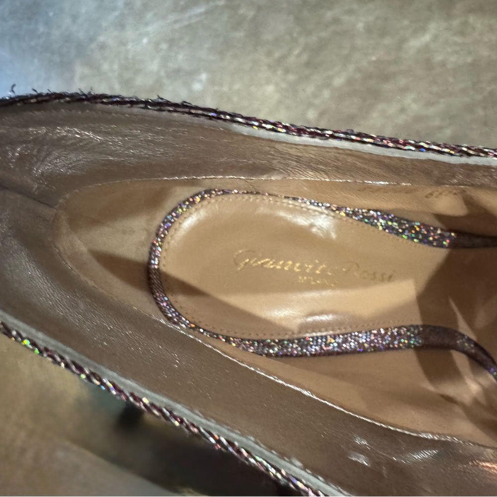Gianvito Rossi Glittering Silver Peep Toe Heels - New without Box - Picture 7 of 7
